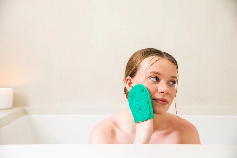 Cleanlogic Bath and Body Sensitive Skin Dual-Texture Facial Mitt