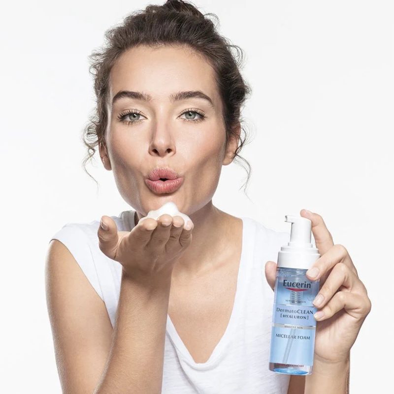 ECN_19680_DermatoCLEAN_Foam_PR.jpg Eucerin DermatoCLEAN Hyaluron Micellar Foam